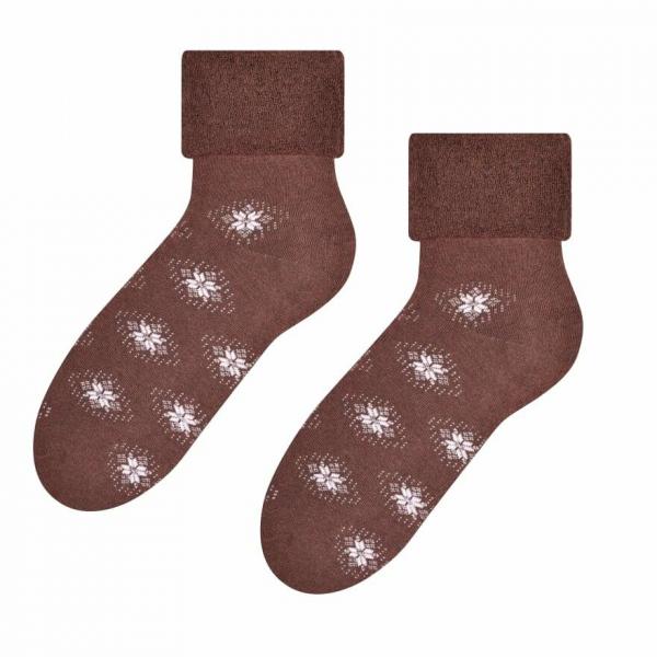 Damen Frottee Socken mit Wintermuster braun - Skarpety damskie frotte ze wzorem zimowym brazowe - Steven